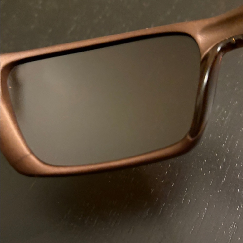 Oakley Jury sunglasses in the Distressed Brown colorway with Dark Bronze lenses - Picture 6 of 9